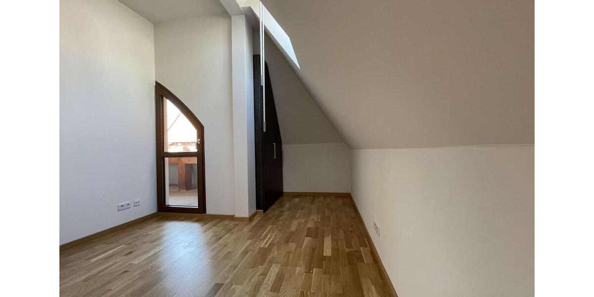 Dachgeschoßwohnung Görlitz - 2 Zimmer, 74 m&sup2;, 600&euro; | Angebot:26195988
