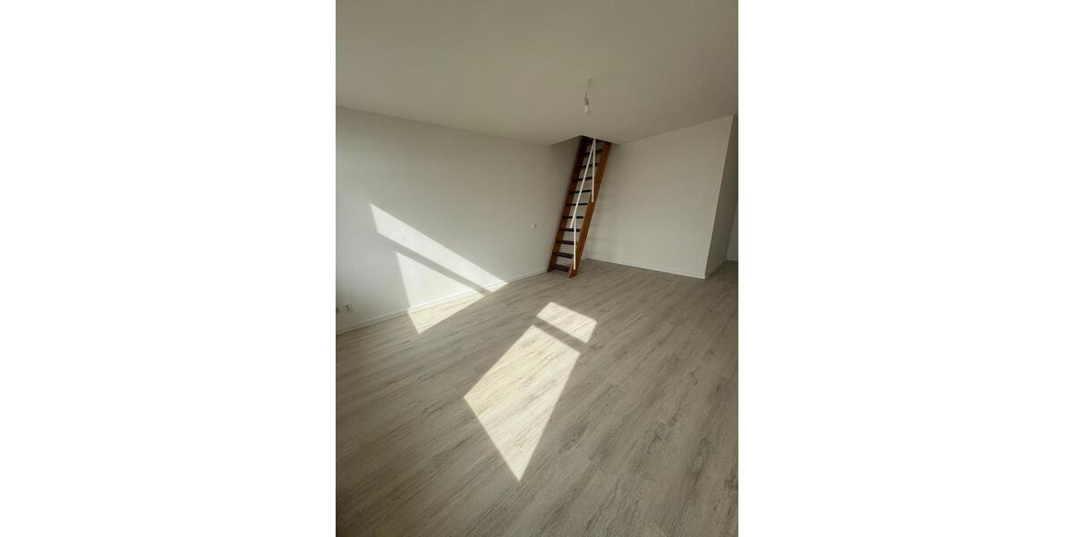 Dachgeschoßwohnung Zeitz - 1.5 Zimmer, 53 m&sup2;, 344&euro; | Angebot:26222986