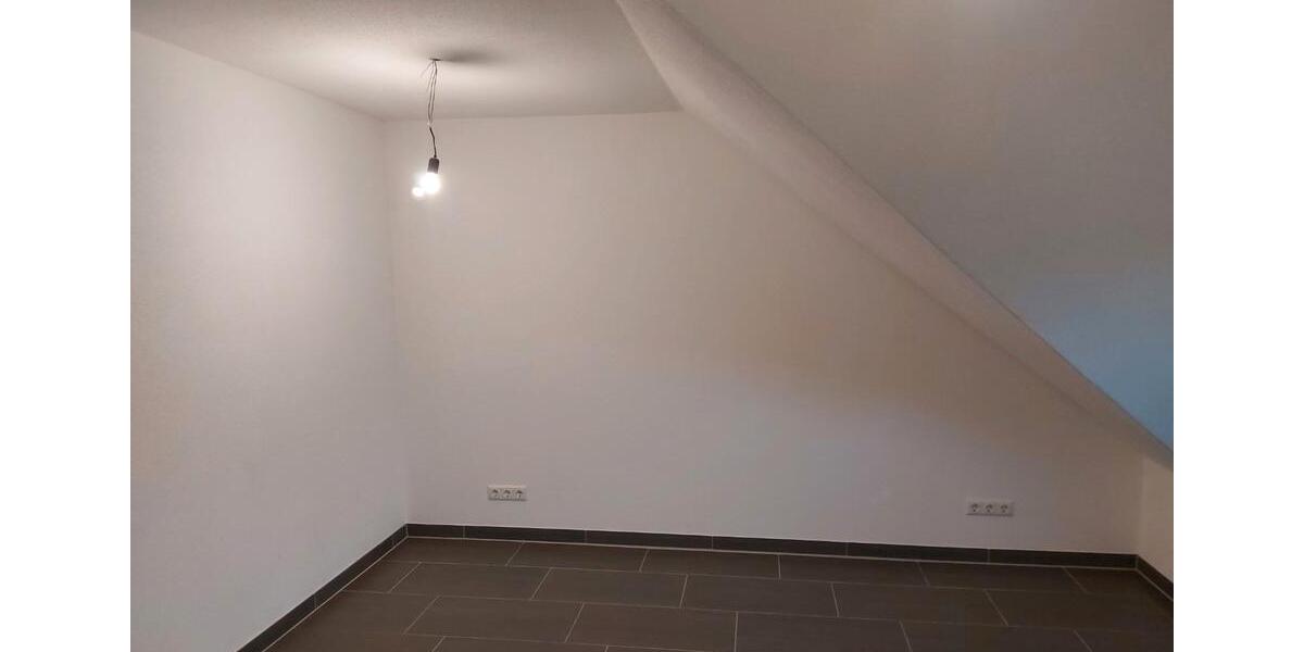 Dachgeschoßwohnung Friedberg - 3 Zimmer, 85 m&sup2;, 1.490&euro; | Angebot:26256525
