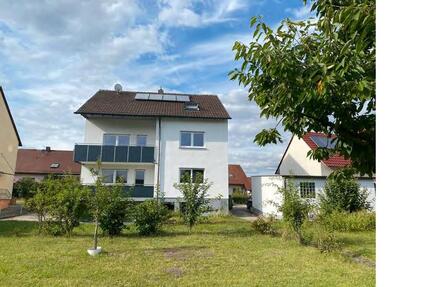 Wohnung Stegaurach - 3 Zimmer, 92 m&sup2;, 850&euro; | Angebot:26688756