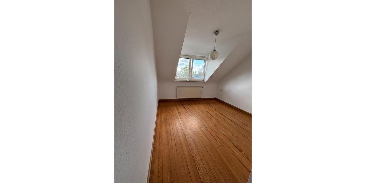 Dachgeschoßwohnung Ensdorf - 3 Zimmer, 77 m&sup2;, 580&euro; | Angebot:26234422