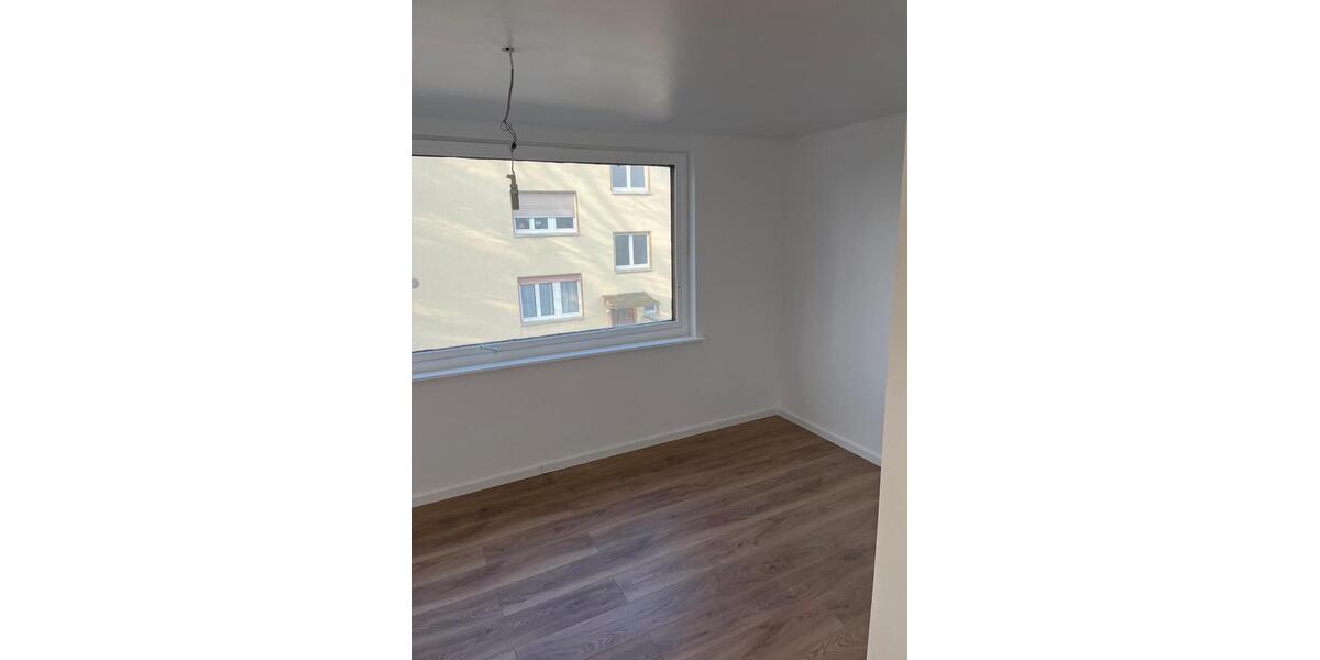 Etagenwohnung Frankfurt am Main Ost - 4 Zimmer, 90 m&sup2;, 1.800&euro; | Angebot:26429880