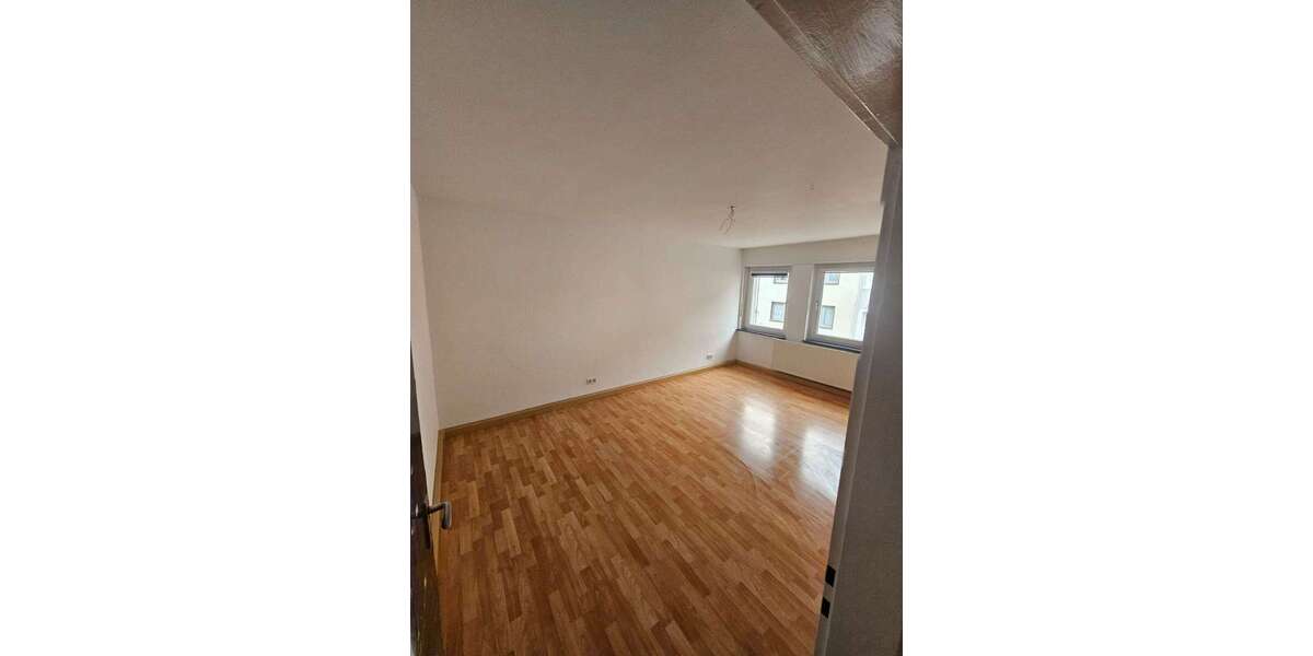 Etagenwohnung Pirmasens - 2 Zimmer, 63 m&sup2;, 405&euro; | Angebot:26115972