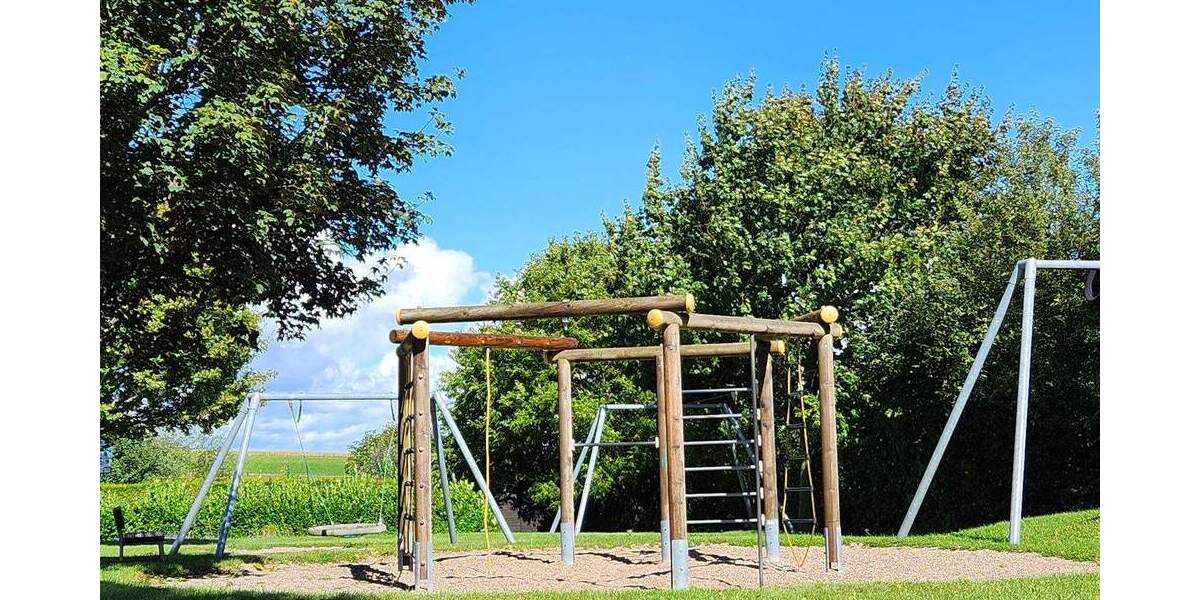 Mehrfamilienhaus, Wohnhaus Bad Vilbel Dortelweil - 5 Zimmer, 136 m&sup2;, 2.800&euro; | Angebot:23957205