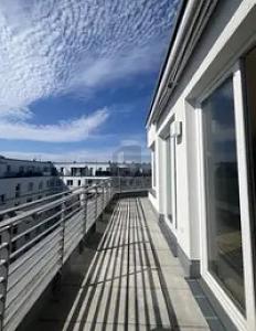 URBAN WOHNEN, GRÜN GENIEßEN IM DACHGESCHOSS 2 zimmer