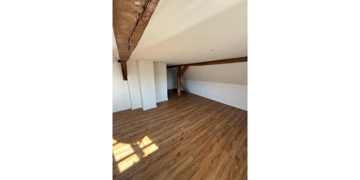 Etagenwohnung Schwalmstadt - 5 Zimmer, 145 m&sup2;, 950&euro; | Angebot:25298613