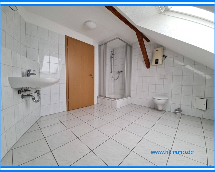 3-Raumwohnung unterm Dach in KöthenAnhalt - Einbauküche ist dabei - Etagenwohnung Köthen | Angebot:25568880