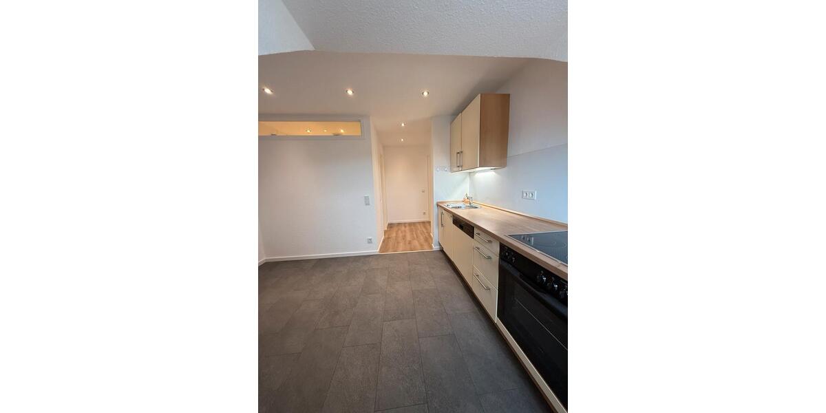 Dachgeschoßwohnung Saarbrücken West - 3 Zimmer, 80 m&sup2;, 1.050&euro; | Angebot:25171350