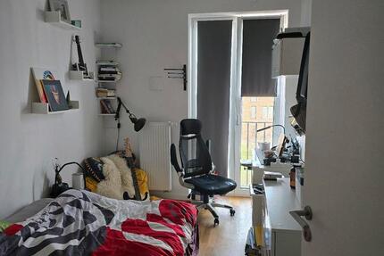 Großzügige 3-Zimmer-Wohnung mit Balkon und Einbauküche . 3 zimmer