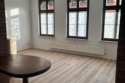 Wohnung Parchim - 3.5 Zimmer, 142 m&sup2;, 1.200&euro; | Angebot:26635658