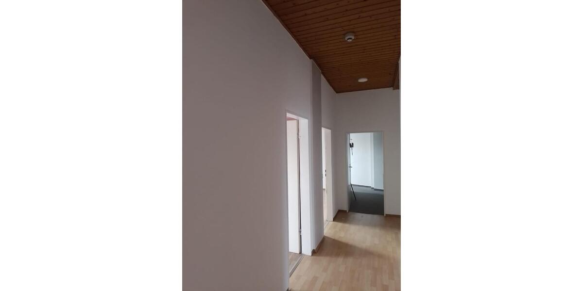 Dachgeschoßwohnung Zweibrücken - 6 Zimmer, 130 m&sup2;, 800&euro; | Angebot:26052060