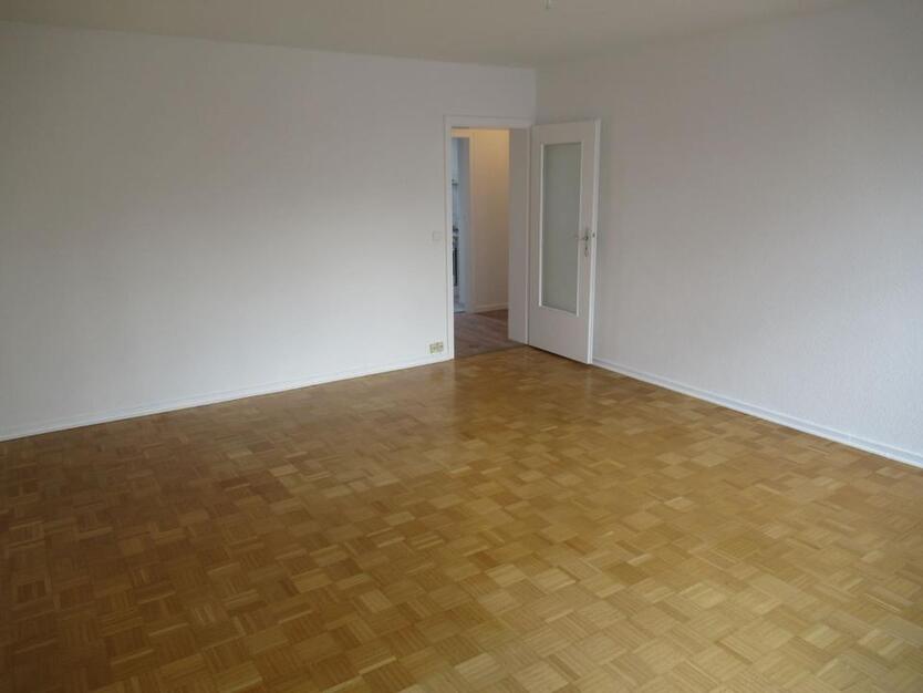 Uninähe. 2 -Zi.- Whg. mit Balkon und EBK. Prima Lage in Herrenhausen. zimmer