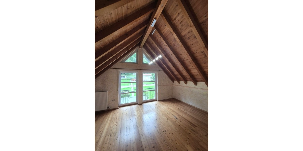 Gepflegte, großzügige 2-Etagen-Wohnung mit Kamin & Carport zu vermieten – wohnen wie im eigenen Haus - Maisonettenwohnung Gonbach Rheinland-Pfalz | Angebot:24409001