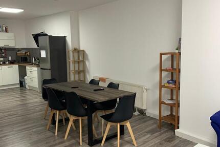 Wohnen auf Zeit Meiningen - 5 Zimmer, 160 m&sup2;, 420&euro; | Angebot:23711537