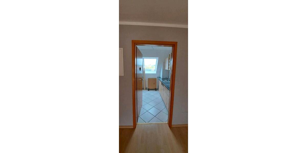 Dachgeschoßwohnung Eisfeld - 3 Zimmer, 65 m&sup2;, 650&euro; | Angebot:26449225