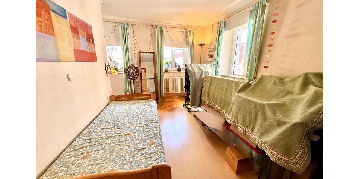 Etagenwohnung Staufen im Breisgau - 4 Zimmer, 121 m&sup2;, 1.600&euro; | Angebot:25907956