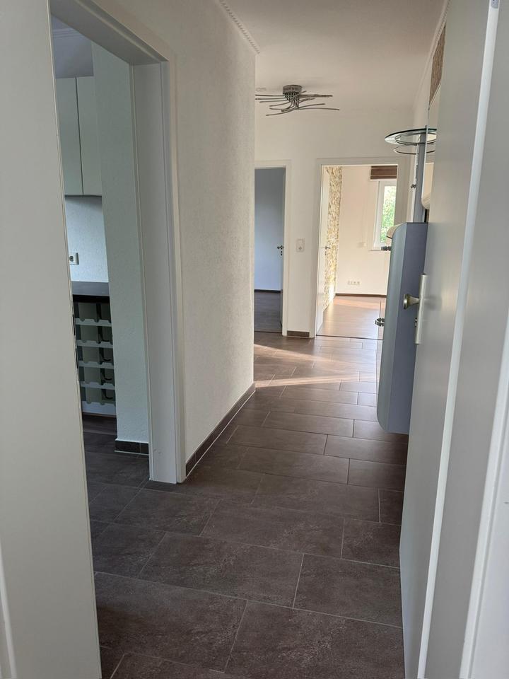Schöne 3-Zimmer Wohnung mit EBK, großem Balkon sowie Stellplatz