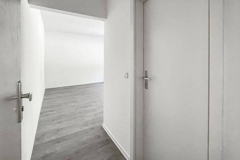 1 Zimmer - renoviert - zentrale Lage - Einbauküche