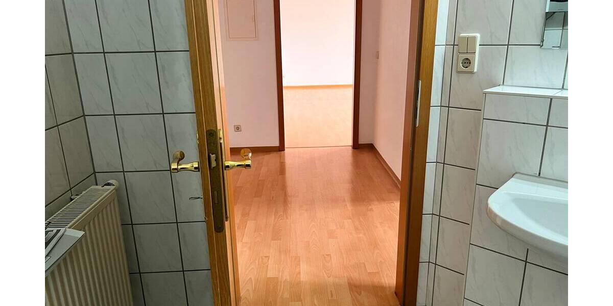 Etagenwohnung Plauen Stadtmitte - 2 Zimmer, 64 m&sup2;, 322&euro; | Angebot:26319823