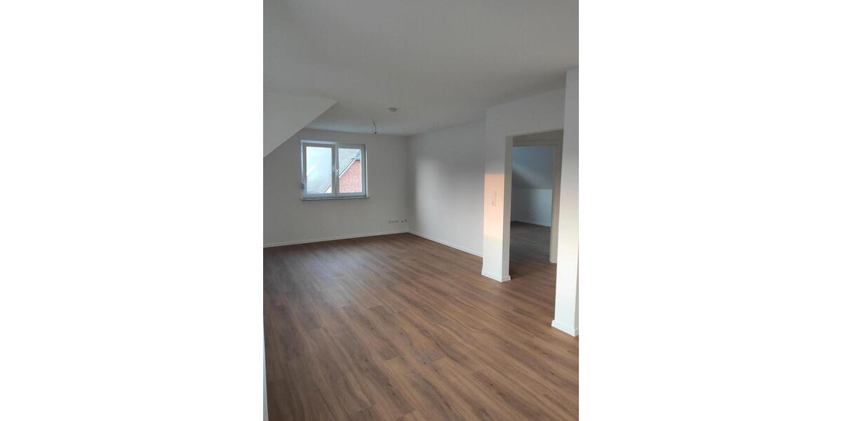 Dachgeschoßwohnung Hamburg Harburg - 3 Zimmer, 74 m&sup2;, 1.300&euro; | Angebot:25138262