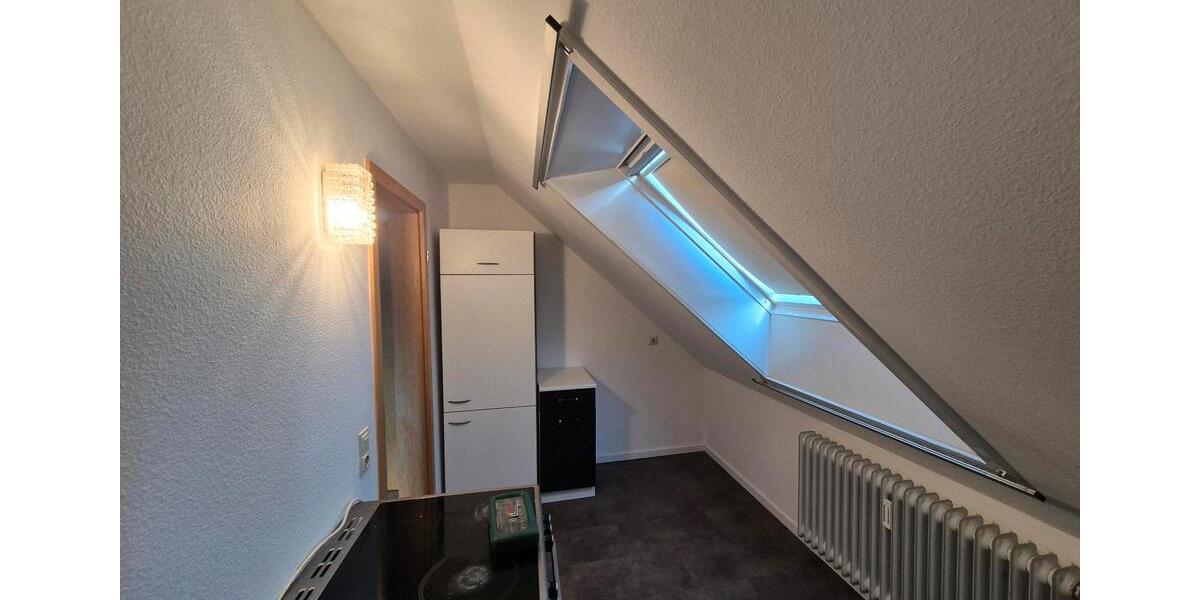 2 Zi-DG Wohnung + Garage + Balkon 2 zimmer