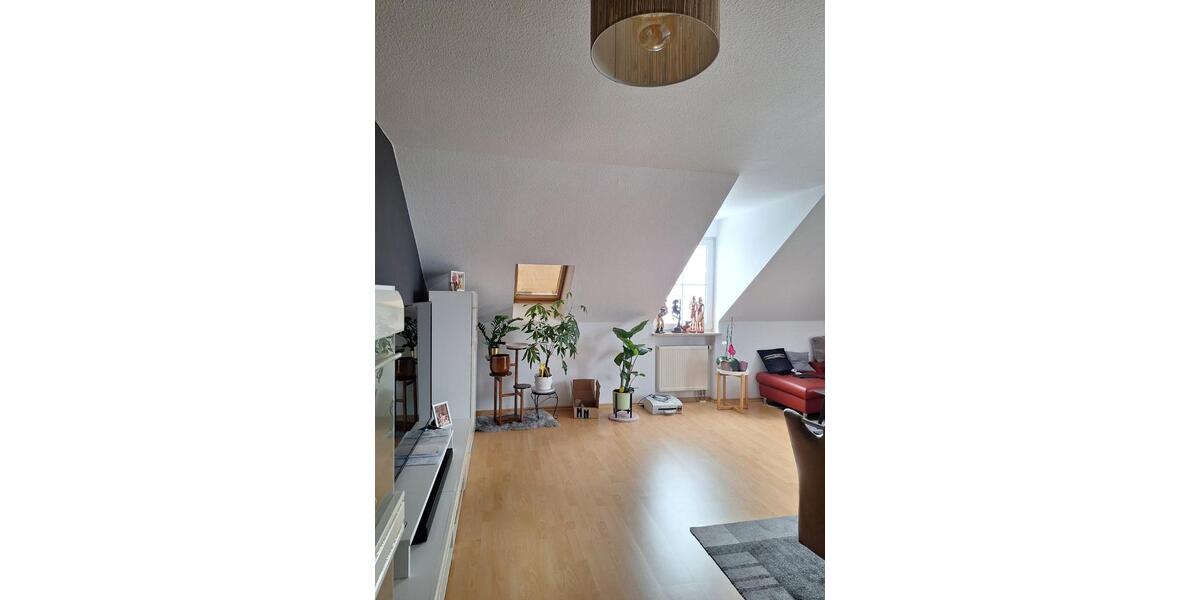 Dachgeschoßwohnung Schkopau - 3 Zimmer, 78 m&sup2;, 540&euro; | Angebot:24727098