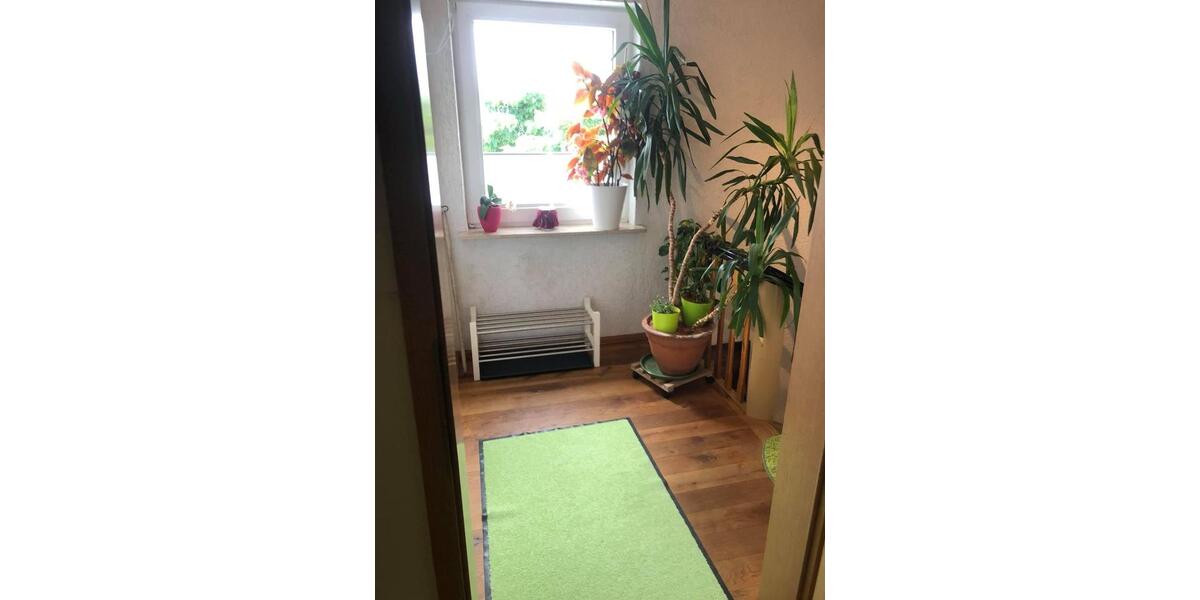 Etagenwohnung Leupoldsgrün - 3 Zimmer, 100 m&sup2;, 40&euro; | Angebot:24619150