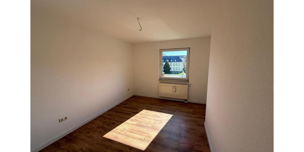 Etagenwohnung Greiz - 2 Zimmer, 60 m&sup2;, 318&euro; | Angebot:26070755