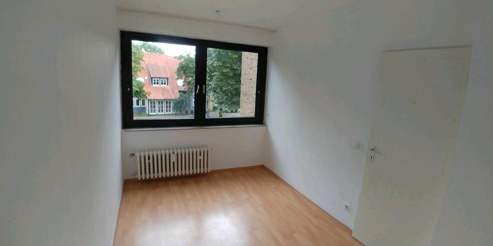 Etagenwohnung Lemgo - 4 Zimmer, 85 m&sup2;, 870&euro; | Angebot:26300610