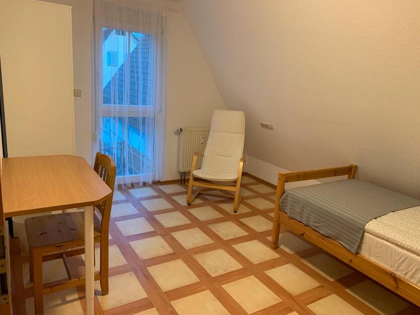 Möbliertes Zimmer in WG Altstadt Downtown Herrenberg zimmer