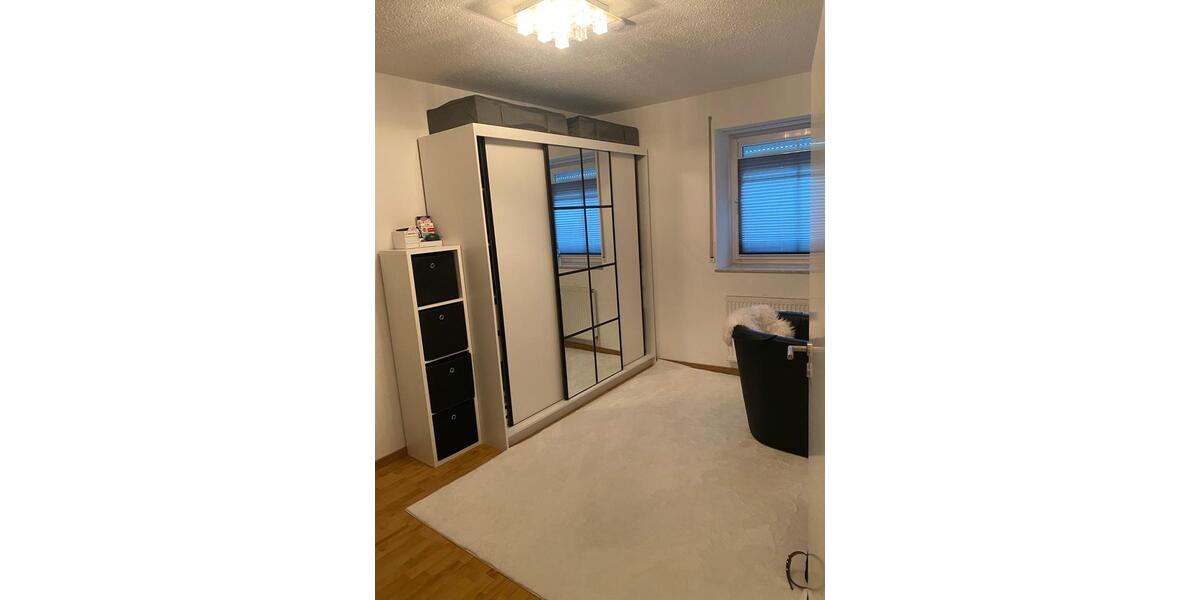 Etagenwohnung Kenn - 2 Zimmer, 116 m&sup2;, 900&euro; | Angebot:26447721