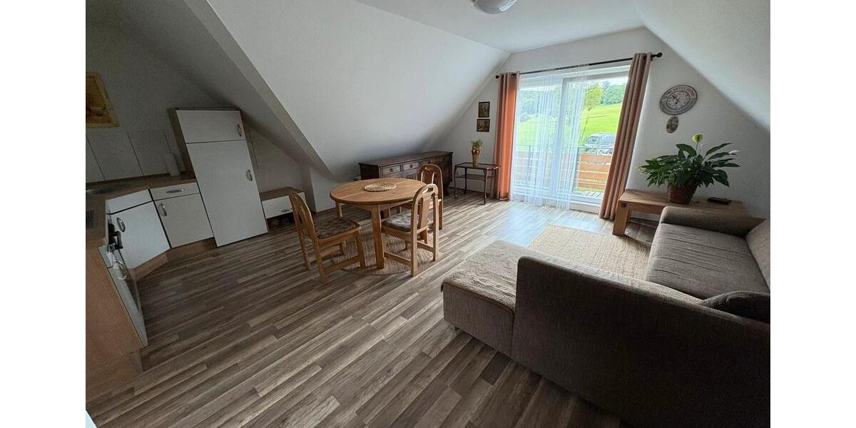 Wohnen auf Zeit Wermelskirchen - 7 Zimmer, 187 m&sup2;, 1.950&euro; | Angebot:26537221