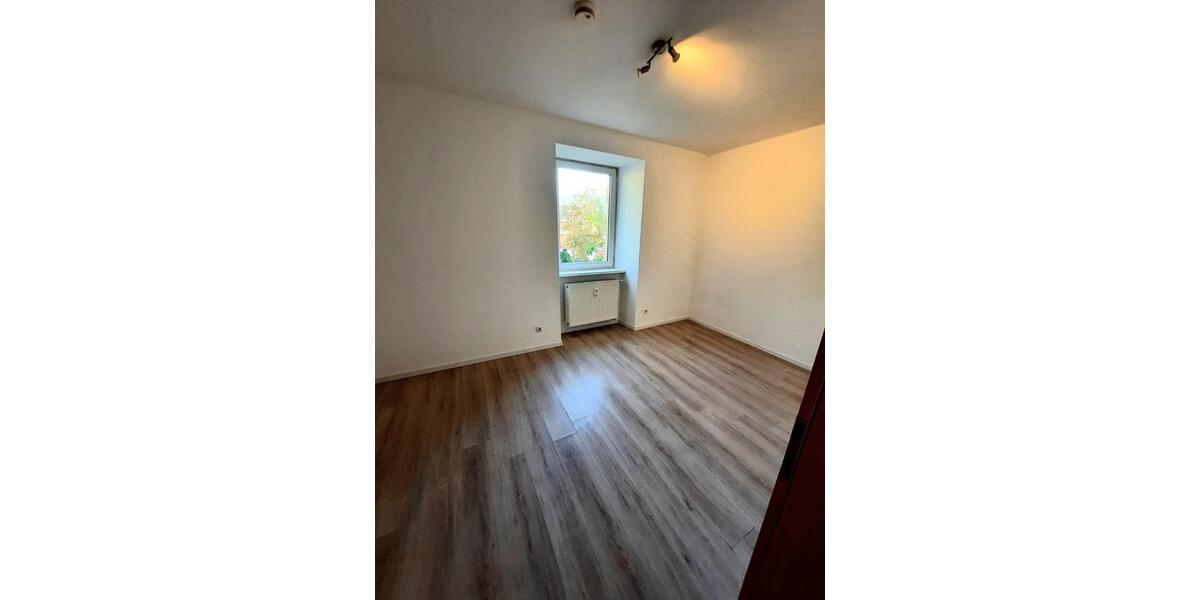 Etagenwohnung Mitterteich - 3 Zimmer, 83 m&sup2;, 590&euro; | Angebot:25823252
