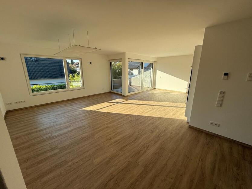 Sehr helle, großzügige 3,5 Zimmer Wohnung in gehobener Qualität zimmer