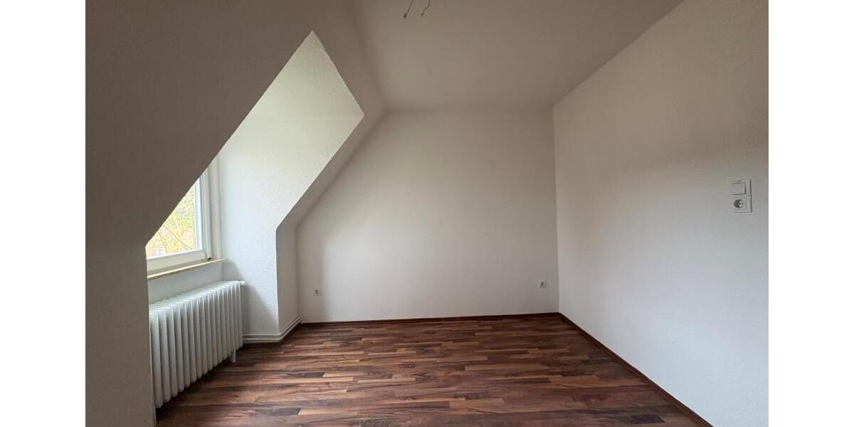 Dachgeschoßwohnung Wilhelmshaven Aldenburg - 4 Zimmer, 62 m&sup2;, 419&euro; | Angebot:25489040