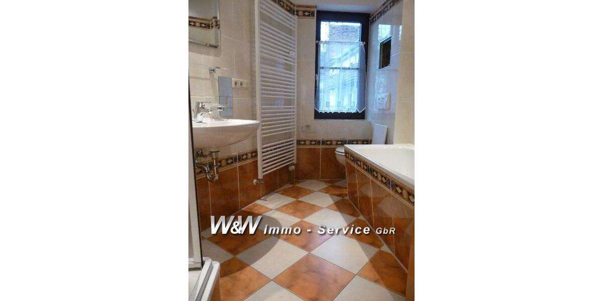 Etagenwohnung Zwickau Innenstadt - 4 Zimmer, 101 m&sup2;, 650&euro; | Angebot:25248356