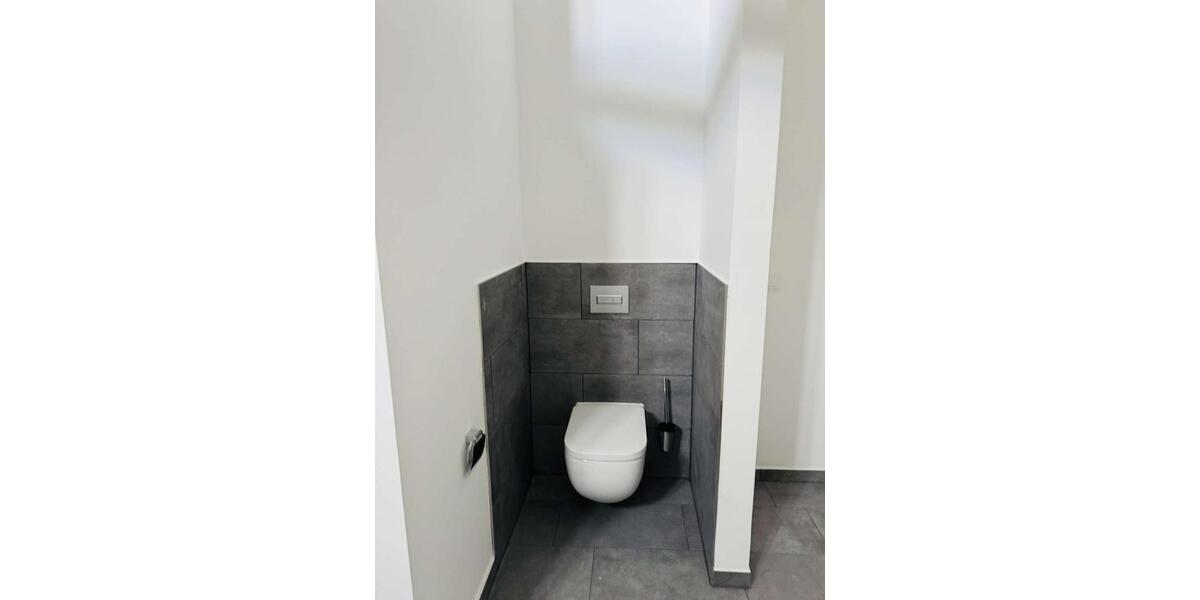 Dachgeschoßwohnung Zwickau - 3 Zimmer, 127 m&sup2;, 1.019&euro; | Angebot:25988403