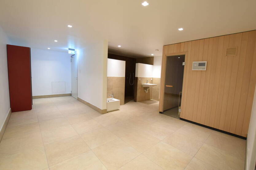 Hochwertige Wohnung mit Terrasse, Wellness im Haus, nähe Rhein!