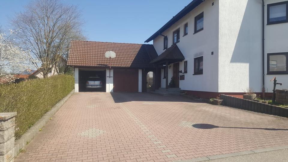 Dachgeschoßwohnung Schrozberg - 3.5 Zimmer, 70 m&sup2;, 600&euro; | Angebot:24352610