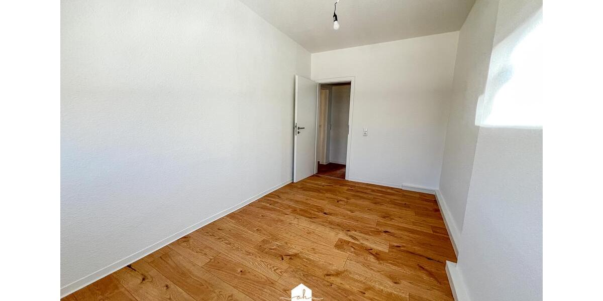 Dachgeschoßwohnung Greiz - 4 Zimmer, 83 m&sup2;, 480&euro; | Angebot:26476621