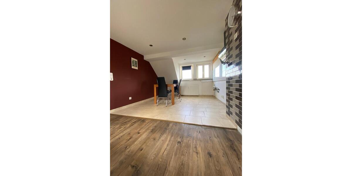 Dachgeschoßwohnung Solingen Mitte - 3 Zimmer, 40 m&sup2;, 470&euro; | Angebot:26539756