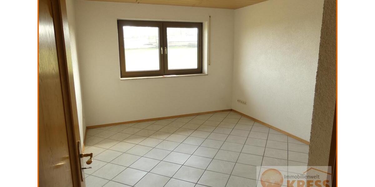 Etagenwohnung Flieden - 4 Zimmer, 136 m&sup2;, 650&euro; | Angebot:25306618