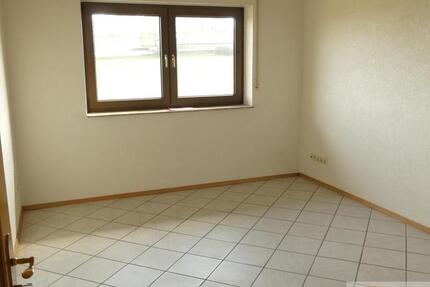 Wohnung Flieden - 4 Zimmer, 136 m&sup2;, 650&euro; | Angebot:25306618