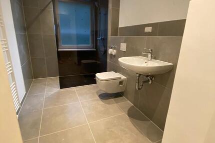 5-Raum | Waldenburg | saniert | mit Doppelbalkon und viel Platz! 5 zimmer