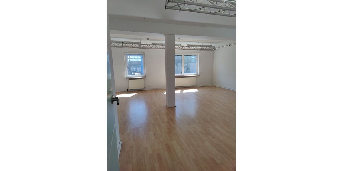 Helles BüroStudioAtelier, 51 m², mit Klimaanlage und Parkmöglichkeiten - Gewerbeobjekt Mannheim Neckarstadt-West | Angebot:27438330