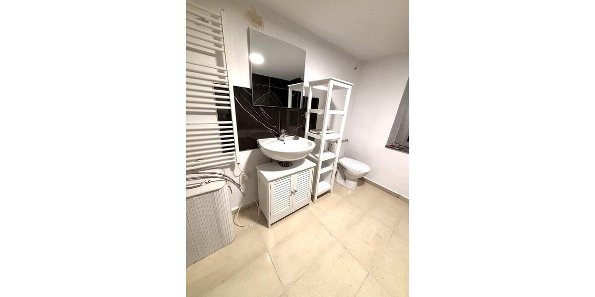 Einfamilienhaus Baltmannsweiler - 8 Zimmer, 140 m&sup2;, 1.950&euro; | Angebot:25328217