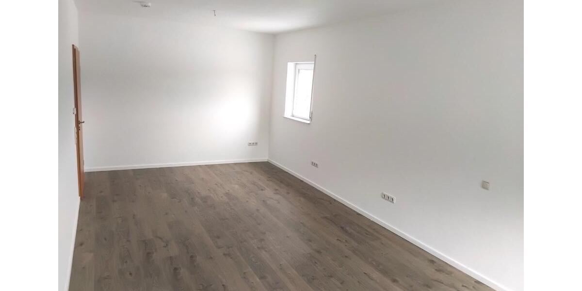 Helle 4 Zimmer WHG, EBK, TGL Bad, Balkon zu vermieten 4 zimmer