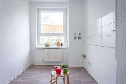 Wohnung Chemnitz Zentrum - 3 Zimmer, 58 m&sup2;, 330&euro; | Angebot:27112012