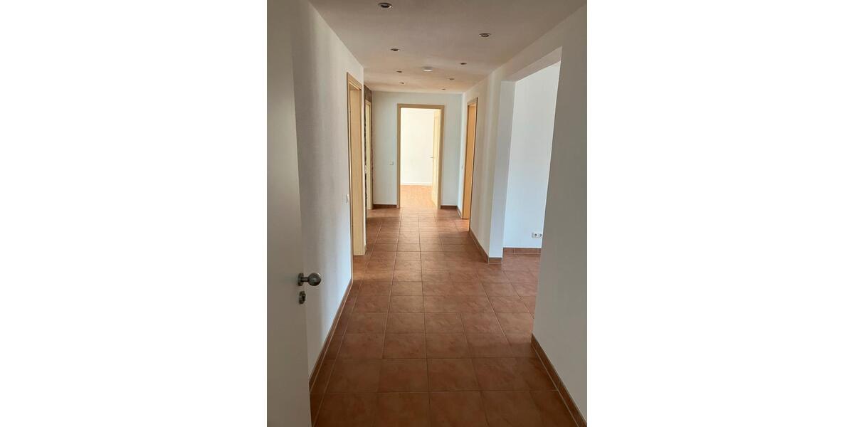 Hochparterre Marburg Marbach - 4 Zimmer, 90 m&sup2;, 1.300&euro; | Angebot:26654343