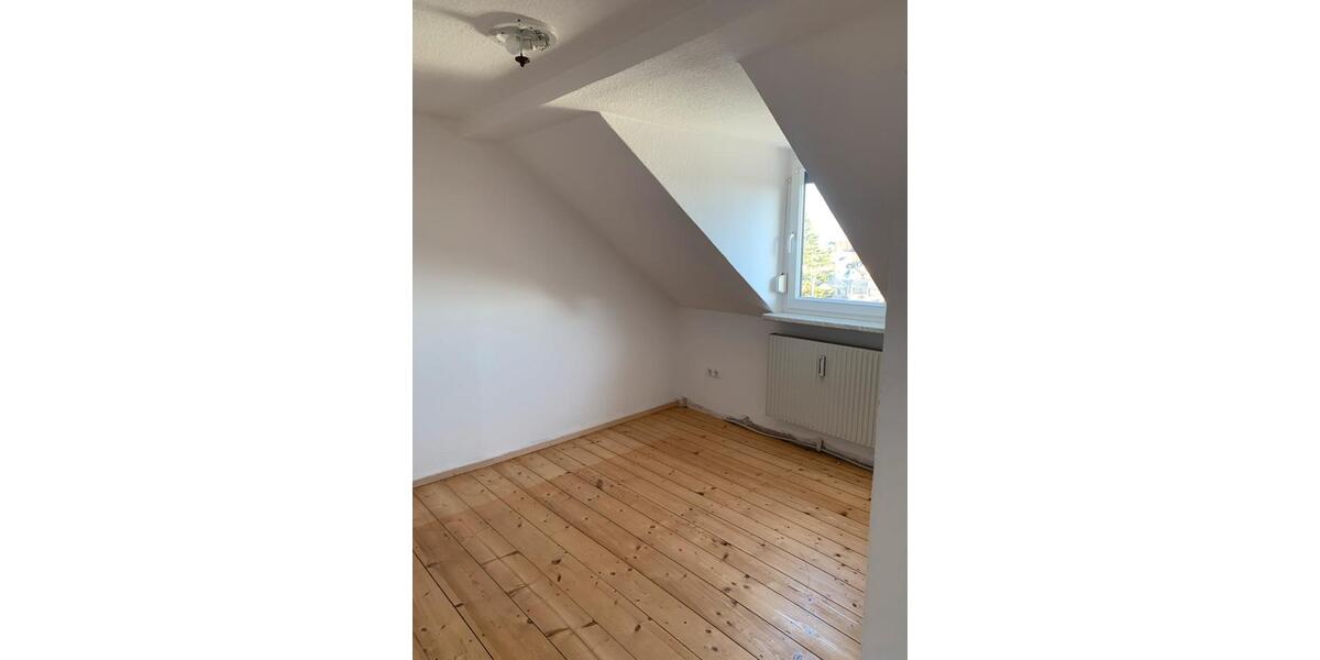 Dachgeschoßwohnung Schwarzenberg/Erzgebirge Erzgebirge - 3 Zimmer, 63 m&sup2;, 330&euro; | Angebot:26019597